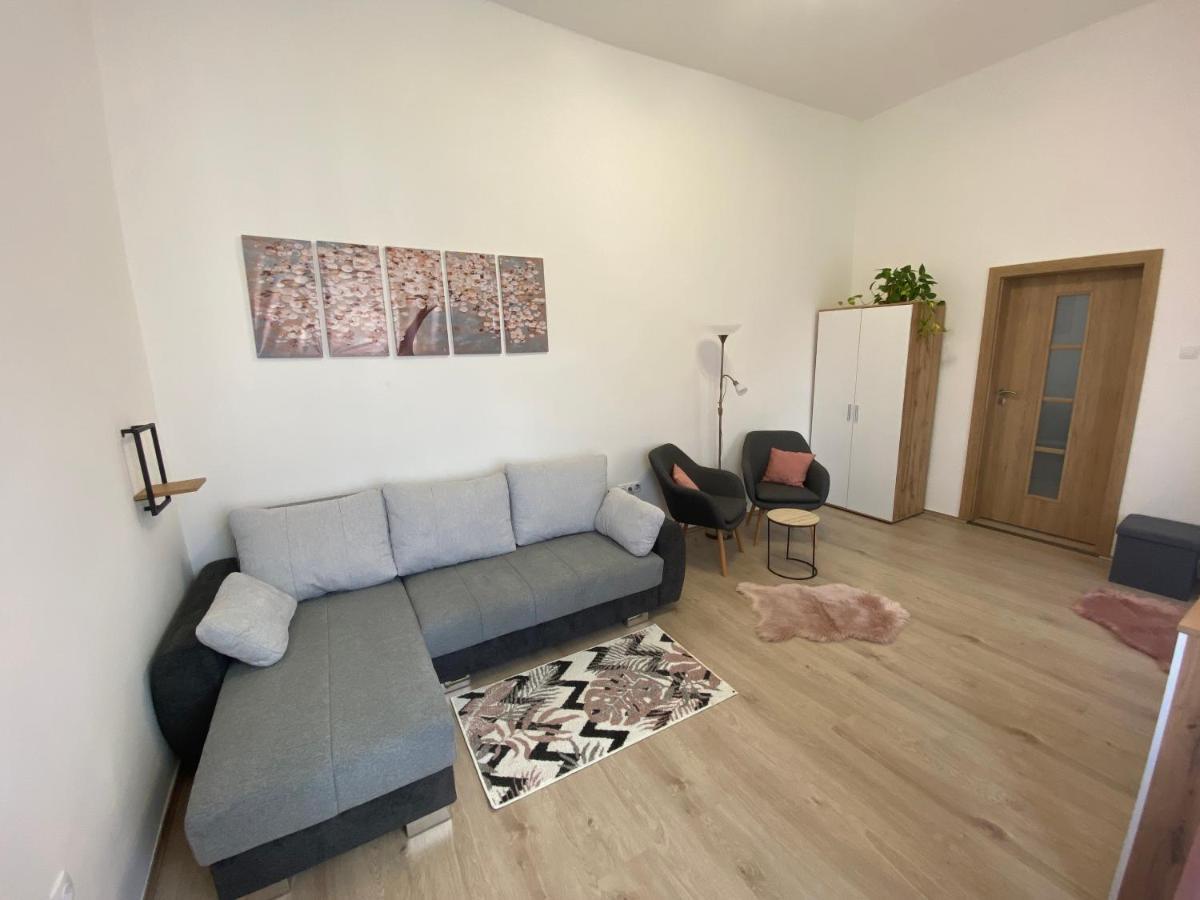 Rad-Var Apartmanhaz エゲル エクステリア 写真
