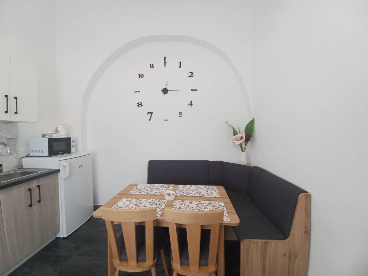 Rad-Var Apartmanhaz エゲル エクステリア 写真