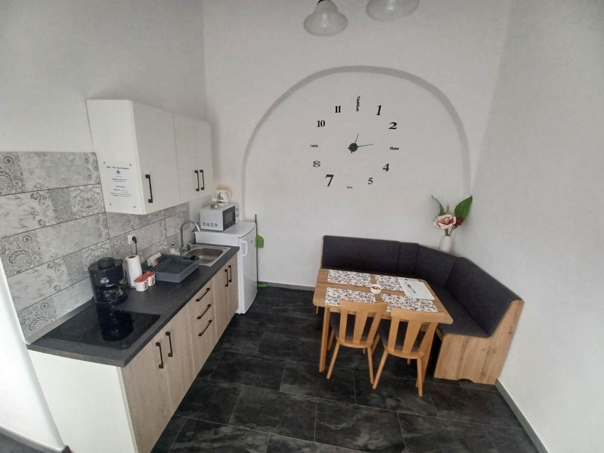 Rad-Var Apartmanhaz エゲル エクステリア 写真
