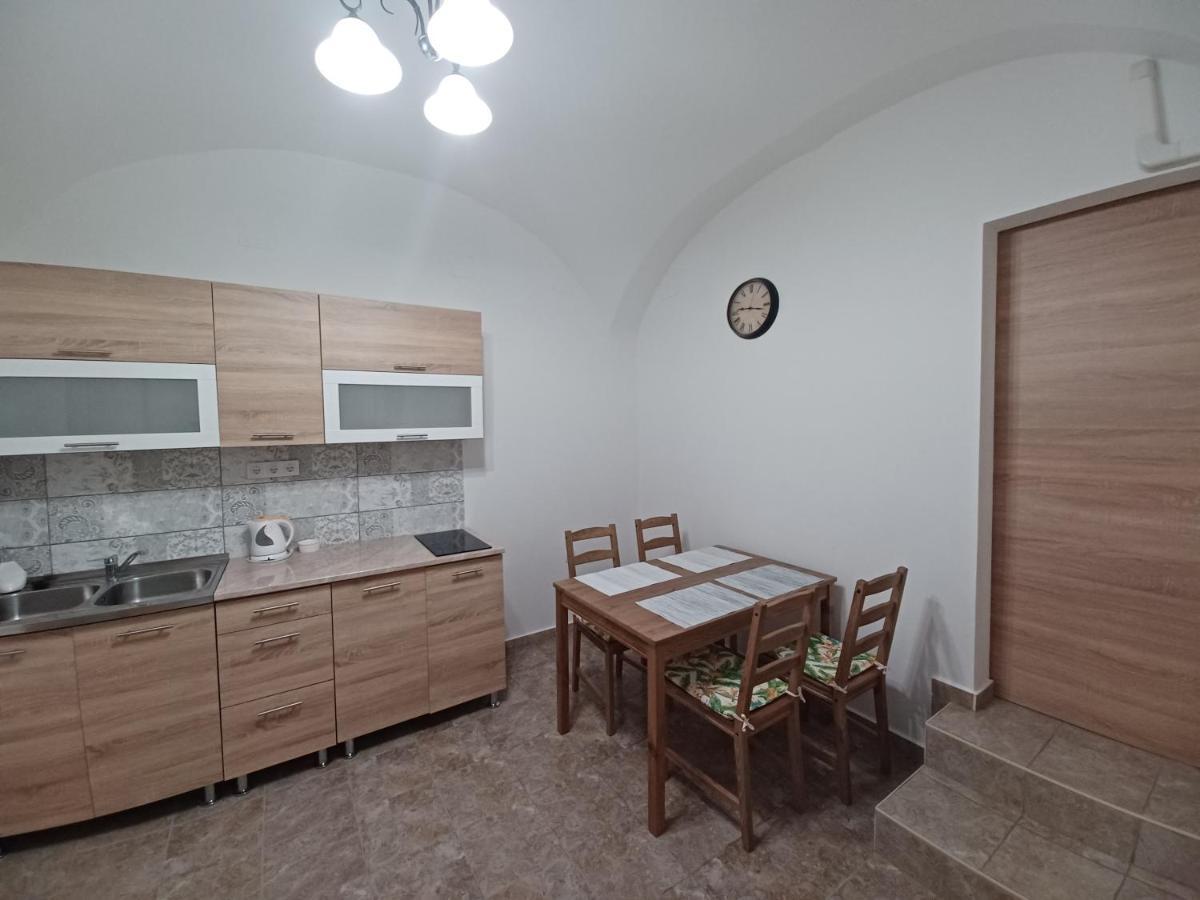 Rad-Var Apartmanhaz エゲル エクステリア 写真
