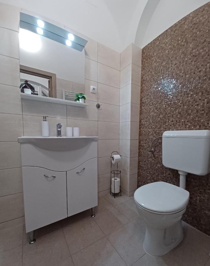 Rad-Var Apartmanhaz エゲル エクステリア 写真
